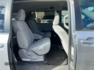 2018 Toyota Sienna LE with VIN 5TDJZ3DC2JS195145, listed as a Copart auction lot 47596975 with 119,170 mi miles and Clean title. Bid and sale history available at DreamBid. Image 9.