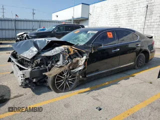 2017 Lexus LS 460 z VIN JTHCL5EF7H5029023, wystawiony jako Copart lot #62586564 z przebiegiem Nie podano mil oraz Czysty tytuł • Clean title. Historia ofert i sprzedaży dostępna na DreamBid. Obrazek 1.