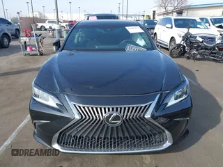 2021 Lexus ES with VIN 58ADZ1B11MU085680, listed as a IAAI auction lot 41447914 with 29,852 mi miles. Bid and sale history available at carsss.com. Image 13.