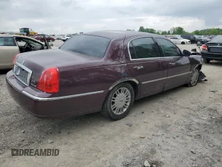 2008 Lincoln Town Car Limited z VIN 2LNHM82V38X635821, wystawiony jako Copart lot #56738735 z przebiegiem 63 586 mil mil oraz Szkoda całkowita • Salvage title. Historia ofert i sprzedaży dostępna na DreamBid. Obrazek 3.