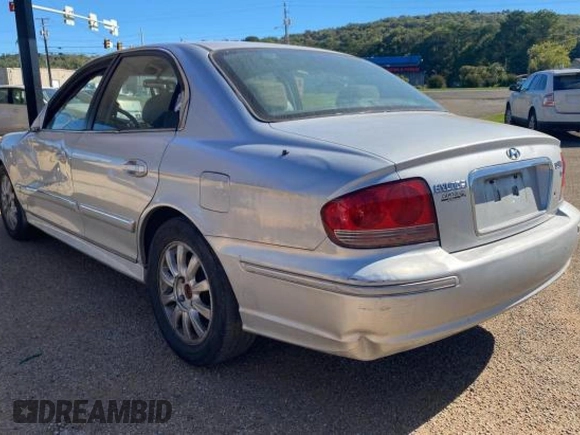 2004 Hyundai Sonata GLS with VIN KMHWF35H74A973171, listed as a Copart auction lot 77613394 with 151,973 mi miles and Clean Title. Bid and sale history available at carsss.com. Image 3.