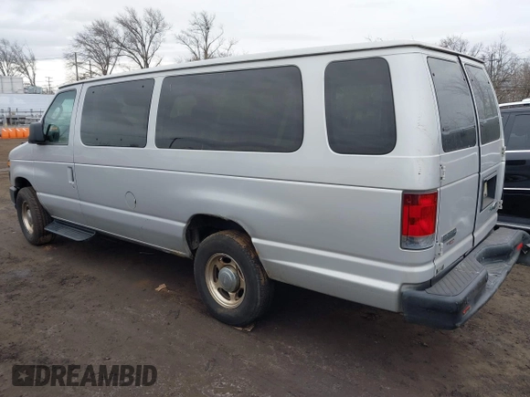 2011 Ford Econoline Passenger XL z VIN 1FBSS3BL4BDA30565, wystawiony jako IAAI lot #41718643 z przebiegiem 230 184 mil mil oraz . Historia ofert i sprzedaży dostępna na DreamBid. Obrazek 3.
