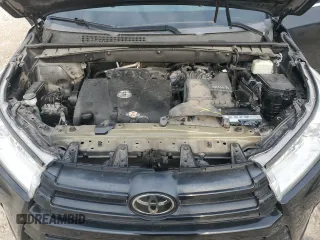 2018 Toyota Highlander SE with VIN 5TDJZRFH9JS556088, listed as a Copart auction lot 64148555 with 50,645 mi miles and Clean title. Bid and sale history available at DreamBid. Image 12.