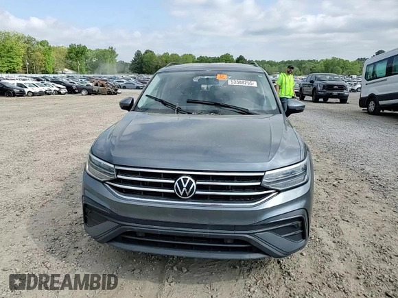 2022 Volkswagen Tiguan S z VIN 3VV1B7AX7NM119771, wystawiony jako Copart lot #53388255 z przebiegiem 50 757 mil mil oraz Szkoda całkowita • Salvage title. Historia ofert i sprzedaży dostępna na DreamBid. Obrazek 11.