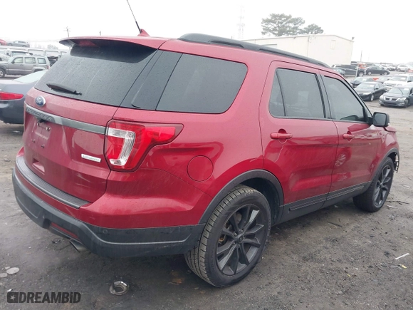 2019 Ford Explorer XLT with VIN 1FM5K7DH6KGA57902, listed as a IAAI auction lot 41564683 with 103,765 mi miles. Bid and sale history available at carsss.com. Image 4.