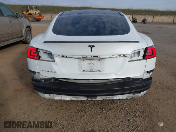 2012 Tesla Model S Performance with VIN 5YJSA1DP7CFS01032, listed as a IAAI auction lot 41423925 with 18,070 mi miles. Bid and sale history available at carsss.com. Image 6.
