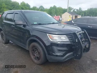 2017 Ford Police Interceptor Utility с VIN 1FM5K8ARXHGD57454, выставлен на аукционе IAAI как лот 42233888 с пробегом 121 244 миль миль и . История ставок и продаж доступна на DreamBid. Изображение 1.