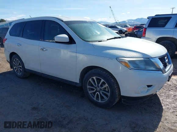 2013 Nissan Pathfinder S with VIN 5N1AR2MM1DC613862, listed as a IAAI auction lot 41777620 with 138,312 mi miles. Bid and sale history available at carsss.com. Image 1.