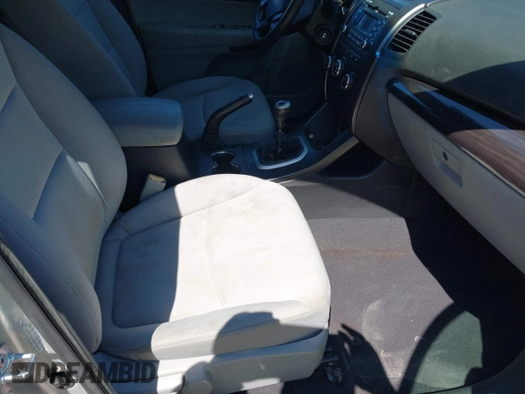 2011 Kia Sorento LX with VIN 5XYKT3A16BG022655, listed as a IAAI auction lot 42053276 with 140,270 mi miles and . Bid and sale history available at DreamBid. Image 5.