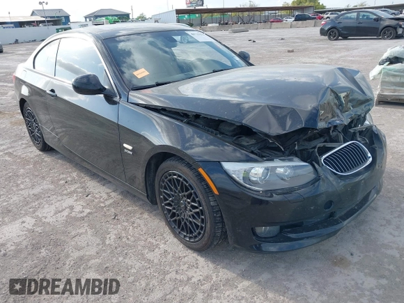 2013 BMW 3 Series 328i xDrive with VIN WBAKF3C56DJ385545, listed as a IAAI auction lot 40735031 with 156,826 mi miles. Bid and sale history available at carsss.com. Image 1.