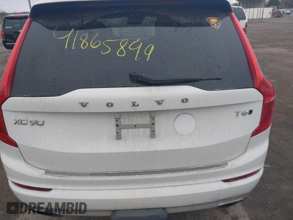 2018 Volvo XC90 Momentum with VIN YV4A22PK4J1321548, listed as a IAAI auction lot 41865899 with 122,568 mi miles. Bid and sale history available at carsss.com. Image 16.