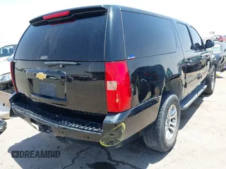 2013 Chevrolet Suburban LT z VIN 1GNSCJE02DR176393, wystawiony jako IAAI lot #42483598 z przebiegiem 266 075 mil mil oraz . Historia ofert i sprzedaży dostępna na DreamBid. Obrazek 4.