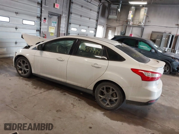 2013 Ford Focus SE with VIN 1FADP3F21DL306920, listed as a IAAI auction lot 41657484 with 172,116 mi miles. Bid and sale history available at carsss.com. Image 3.