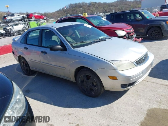 2006 Ford Focus S with VIN 1FAHP34N56W197930, listed as a IAAI auction lot 41842290 with 269,935 mi miles and . Bid and sale history available at carsss.com. Image 1.