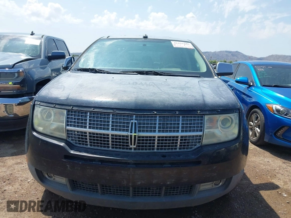2007 Lincoln MKX z VIN 2LMDU68C07BJ40100, wystawiony jako IAAI lot #42429186 z przebiegiem 189 587 mil mil oraz . Historia ofert i sprzedaży dostępna na DreamBid. Obrazek 6.