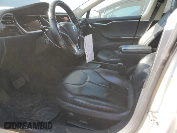 2013 Tesla Model S z VIN 5YJSA1DN0DFP08094, wystawiony jako Copart lot #60047045 z przebiegiem 137 434 mil mil oraz Szkoda całkowita • Salvage title. Historia ofert i sprzedaży dostępna na DreamBid. Obrazek 7.