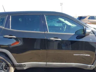 2018 Jeep Compass Sport with VIN 3C4NJCAB3JT368651, listed as a IAAI auction lot 40860158 with 69,801 mi miles. Bid and sale history available at carsss.com. Image 13.