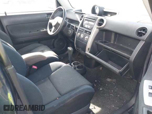 2006 Scion xB z VIN JTLKT324264124861, wystawiony jako IAAI lot #42506517 z przebiegiem 102 264 mil mil oraz . Historia ofert i sprzedaży dostępna na DreamBid. Obrazek 5.