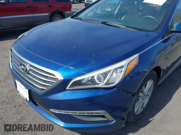 2015 Hyundai Sonata SE z VIN 5NPE24AF7FH158728, wystawiony jako IAAI lot #41841372 z przebiegiem 128 948 mil mil oraz . Historia ofert i sprzedaży dostępna na DreamBid. Obrazek 6.