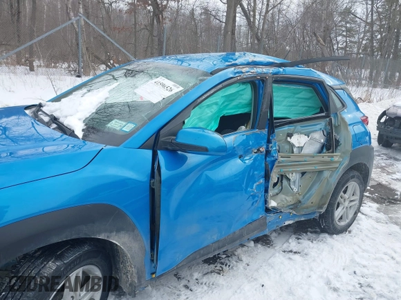 2021 Hyundai Kona SE z VIN KM8K1CAA3MU638297, wystawiony jako IAAI lot #41596526 z przebiegiem 63 549 mil mil oraz . Historia ofert i sprzedaży dostępna na DreamBid. Obrazek 6.