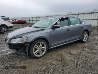 2014 Volkswagen Passat SEL Premium z VIN 1VWCN7A31EC045760, wystawiony jako Copart lot #51482365 z przebiegiem 133 518 mil mil oraz Szkody całkowita. Historia ofert i sprzedaży dostępna na DreamBid. Obrazek 1.