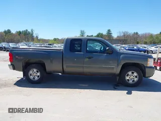 2011 Chevrolet Silverado 1500 LT with VIN 1GCRKSE36BZ417931, listed as a IAAI auction lot 42143166 with 180,033 mi miles and . Bid and sale history available at DreamBid. Image 13.