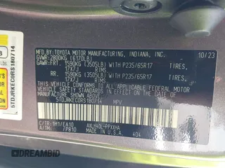 2024 Toyota Sienna XLE z VIN 5TDJRKEC0RS180714, wystawiony jako IAAI lot #42291589 z przebiegiem 4452 mil mil oraz . Historia ofert i sprzedaży dostępna na DreamBid. Obrazek 9.