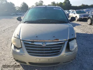 2006 Chrysler Town & Country LWB Limited with VIN 2A8GP64L26R866694, listed as a Copart auction lot 70466404 with 205,290 mi miles and Salvage Title. Bid and sale history available at carsss.com. Image 5.
