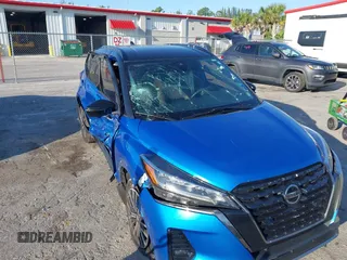2021 Nissan Kicks SR z VIN 3N1CP5DV6ML475126, wystawiony jako IAAI lot #42330601 z przebiegiem 87 527 mil mil oraz . Historia ofert i sprzedaży dostępna na DreamBid. Obrazek 6.