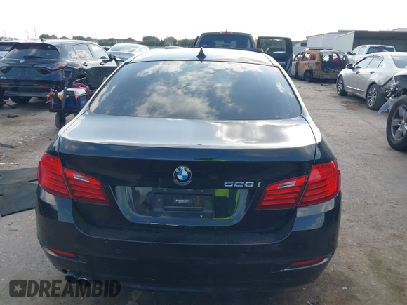 2016 BMW 5 Series 528i z VIN WBA5A5C52GG353507, wystawiony jako IAAI lot #42320879 z przebiegiem 126 893 mil mil oraz . Historia ofert i sprzedaży dostępna na DreamBid. Obrazek 16.