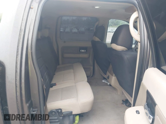2005 Ford F-150 XLT z VIN 1FTRW12W35FB34549, wystawiony jako IAAI lot #41923359 z przebiegiem 286 494 mil mil oraz . Historia ofert i sprzedaży dostępna na DreamBid. Obrazek 8.