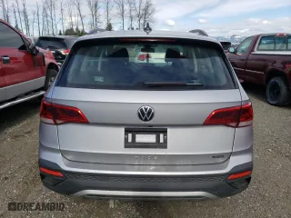 2022 Volkswagen Taos S with VIN 3VVMX7B22NM058332, listed as a Copart auction lot 43028223 with 10,541 mi miles. Bid and sale history available at carsss.com. Image 6.