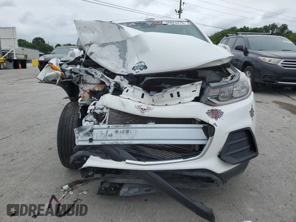 2020 Chevrolet Trax LS with VIN KL7CJKSB8LB058612, listed as a Copart auction lot 56024275 with 26,948 mi miles and Salvage Title. Bid and sale history available at DreamBid. Image 5.
