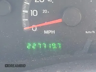 2000 Ford Expedition XLT with VIN 1FMRU1664YLB83051, listed as a IAAI auction lot 41326759 with 227,719 mi miles and . Bid and sale history available at DreamBid. Image 15.
