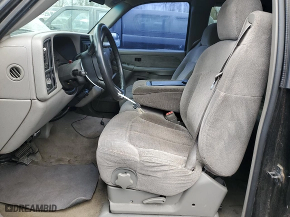 2000 Chevrolet Silverado 1500 LS with VIN 2GCEC19V8Y1176439, listed as a Copart auction lot 49926775 with 254,615 mi miles and Salvage Title. Bid and sale history available at carsss.com. Image 7.