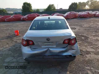 2010 Volkswagen Jetta Limited Edition с VIN 3VWRX7AJ8AM051566, выставлен на аукционе IAAI как лот 42568293 с пробегом 143 017 миль миль и . История ставок и продаж доступна на DreamBid. Изображение 17.