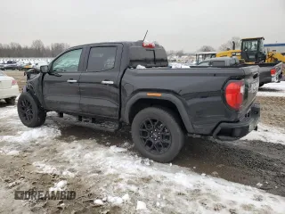 2024 GMC Canyon 4WD Denali with VIN 1GTP6FEK6R1295722, listed as a Copart auction lot 44948475 with 864 mi miles and Salvage Title. Bid and sale history available at carsss.com. Image 2.