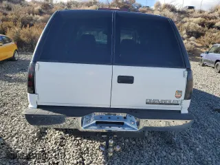 1998 Chevrolet Tahoe with VIN 1GNEK13R8WJ301755, listed as a Copart auction lot 81002184 with 202,657 mi miles and Clean Title. Bid and sale history available at carsss.com. Image 6.