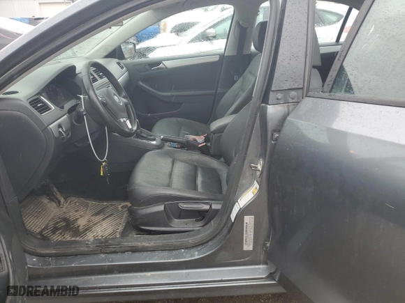 2011 Volkswagen Jetta Sedan TDI with VIN 3VWLL7AJ6BM090756, listed as a Copart auction lot 48000735 with 84,120 mi miles and Salvage Title. Bid and sale history available at carsss.com. Image 7.