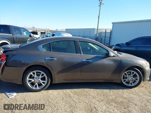 2013 Nissan Maxima S z VIN 1N4AA5AP7DC813288, wystawiony jako IAAI lot #41729598 z przebiegiem 133 573 mil mil oraz . Historia ofert i sprzedaży dostępna na DreamBid. Obrazek 13.