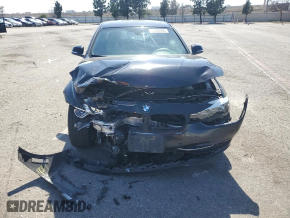 2018 BMW 3 Series 328i z VIN WBA8E9C53GK644586, wystawiony jako Copart lot #57694595 z przebiegiem 127 214 mil mil oraz Szkoda całkowita • Salvage title. Historia ofert i sprzedaży dostępna na DreamBid. Obrazek 5.
