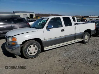 2000 GMC New Sierra 1500 SLE with VIN 2GTEC19T0Y1358568, listed as a Copart auction lot 43400635 with 299,733 mi miles and Salvage Title. Bid and sale history available at carsss.com. Image 1.