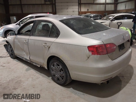 2012 Volkswagen Jetta Sedan SE w/Convenience PZEV with VIN 3VWDP7AJ6CM050610, listed as a IAAI auction lot 41435502 with 160,660 mi miles. Bid and sale history available at carsss.com. Image 3.