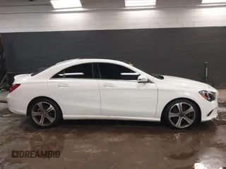 2019 Mercedes-Benz CLA 250 z VIN WDDSJ4GB8KN765229, wystawiony jako IAAI lot #41548902 z przebiegiem 57 608 mil mil oraz . Historia ofert i sprzedaży dostępna na DreamBid. Obrazek 13.