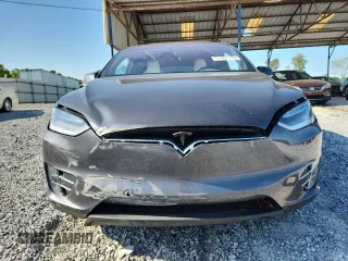 2017 Tesla Model X 90D z VIN 5YJXCBE22HF060645, wystawiony jako Copart lot #57907115 z przebiegiem 55 343 mil mil oraz Szkoda całkowita • Salvage title. Historia ofert i sprzedaży dostępna na DreamBid. Obrazek 5.