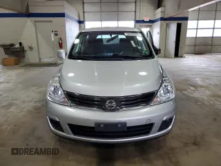 2011 Nissan Versa SL z VIN 3N1BC1CP6BL401026, wystawiony jako Copart lot #56546655 z przebiegiem 165 242 mil mil oraz Szkody całkowita. Historia ofert i sprzedaży dostępna na DreamBid. Obrazek 5.