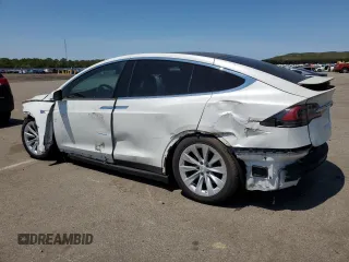 2016 Tesla Model X 70D z VIN 5YJXCAE26GF004233, wystawiony jako Copart lot #58378805 z przebiegiem 90 133 mil mil oraz Szkoda całkowita • Salvage title. Historia ofert i sprzedaży dostępna na DreamBid. Obrazek 2.