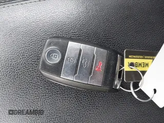 2017 Kia Sorento SXL z VIN 5XYPK4A50HG314022, wystawiony jako IAAI lot #41340327 z przebiegiem 97 130 mil mil oraz . Historia ofert i sprzedaży dostępna na DreamBid. Obrazek 11.