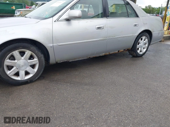 2006 Cadillac DTS 1SB z VIN 1G6KD57YX6U212463, wystawiony jako IAAI lot #42515167 z przebiegiem 186 693 mil mil oraz . Historia ofert i sprzedaży dostępna na DreamBid. Obrazek 6.