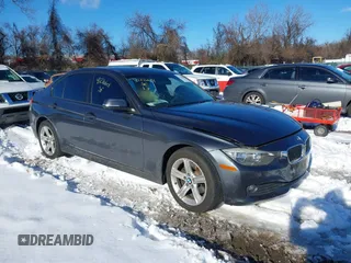 2014 BMW 3 Series 320i xDrive с VIN WBA3C3G50ENS70649, выставлен на аукционе IAAI как лот 41216601 с пробегом 96 557 миль миль и . История ставок и продаж доступна на DreamBid. Изображение 1.
